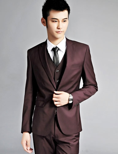 今年五一结婚,请问新郎西服选什么颜色好?还有