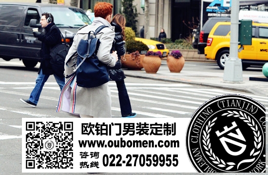 潮流摩登双肩包
