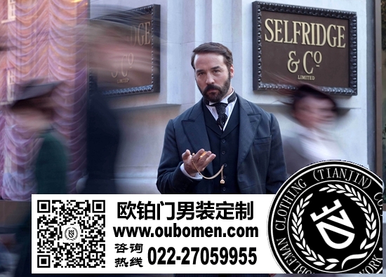 西装革履的Jeremy Piven 型男典范